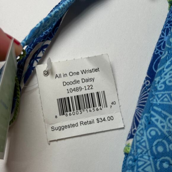 Vera Bradley Doodle Daisy Floral Print All In One Wristlet Wallet NWT - Picture 2 of 5